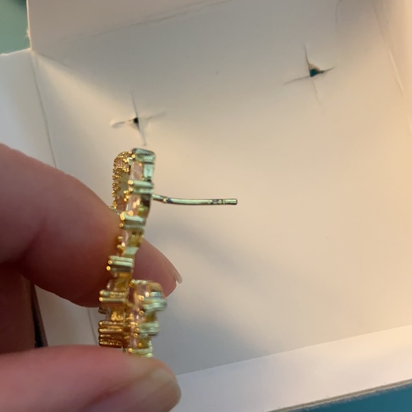 NIB AmyJane Cubic Ziconia Leaf Cluster Post Earrings - Perfect for a Bride! - Picture 5 of 5